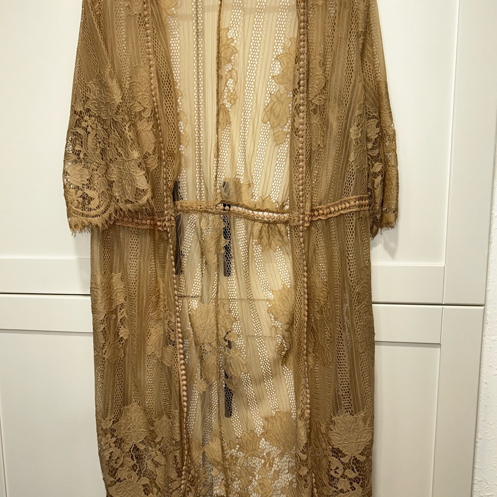 Elegant Lace Kimono Cardigan